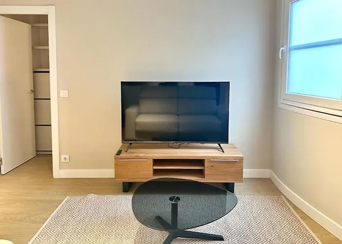 Canton Pequeno Dwelling *